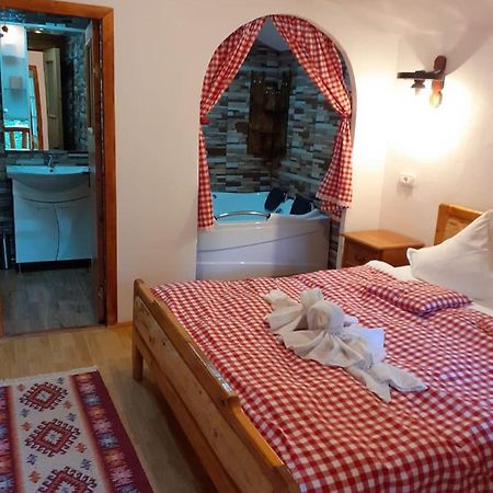 Cabanute Si Camping Dracula Capatineni-Paminteni Buitenkant foto
