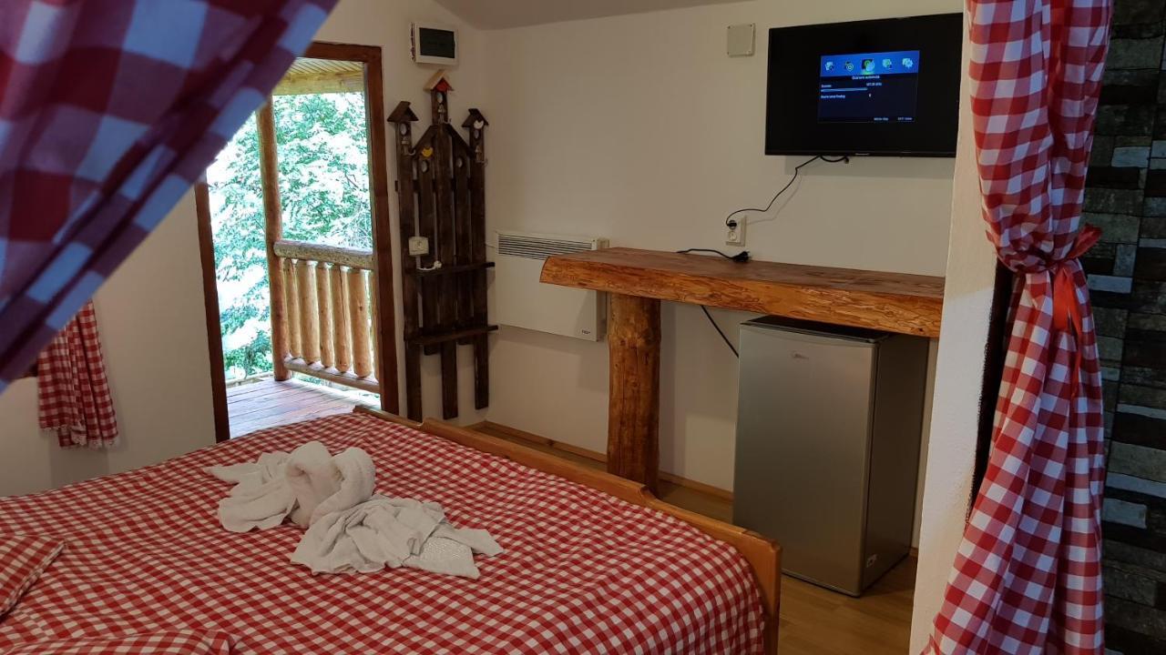 Cabanute Si Camping Dracula Capatineni-Paminteni Buitenkant foto