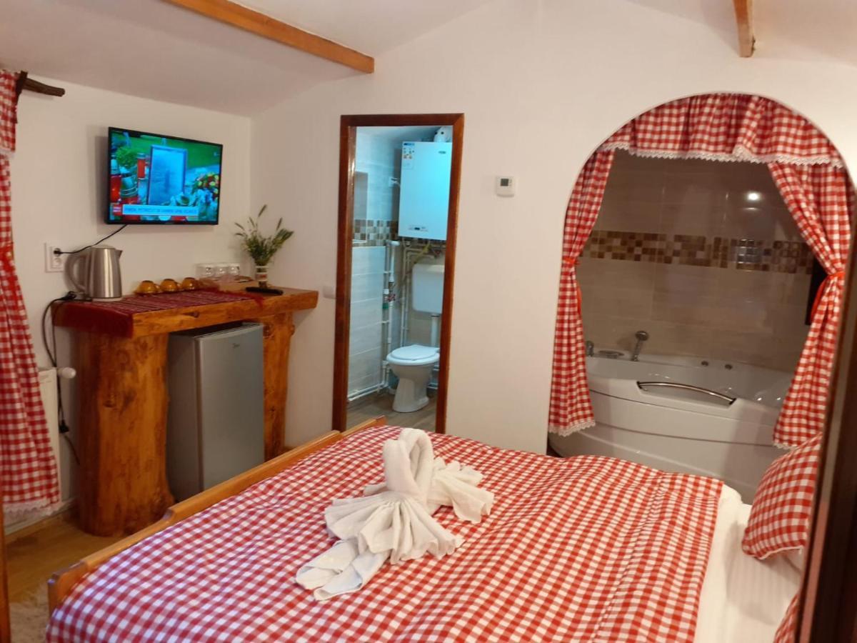 Cabanute Si Camping Dracula Capatineni-Paminteni Buitenkant foto