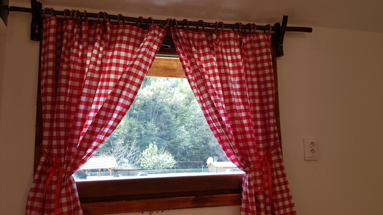 Cabanute Si Camping Dracula Capatineni-Paminteni Buitenkant foto