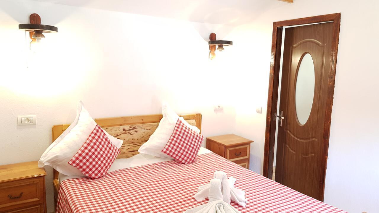 Cabanute Si Camping Dracula Capatineni-Paminteni Buitenkant foto